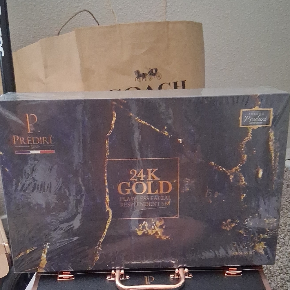 Prédiré 24K Flawless facial resplendent set. Offers accepted.